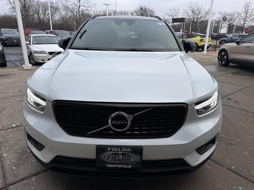 2019 Volvo XC40 T5 R-Design