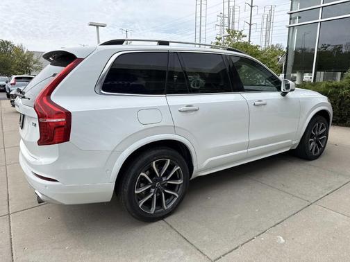 Ice White 2018 Volvo XC90 T5 Momentum