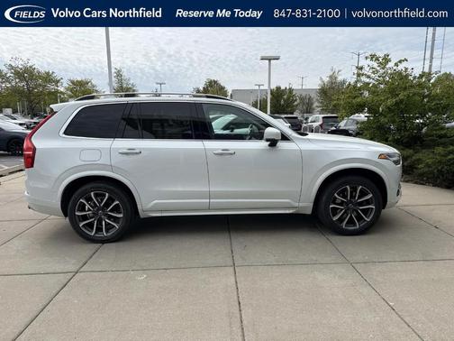 Ice White 2018 Volvo XC90 T5 Momentum