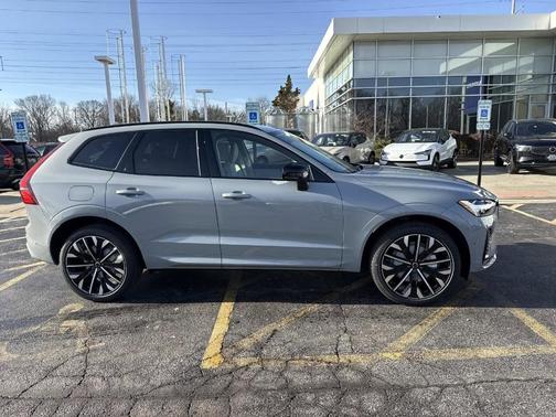 2026 Volvo XC60 B5 Ultra