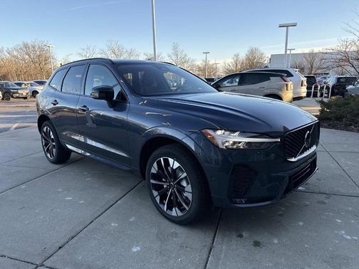 2026 Volvo XC60 B5 Plus