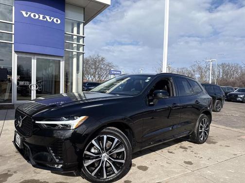 2024 Volvo XC60 B5 Plus Dark Theme