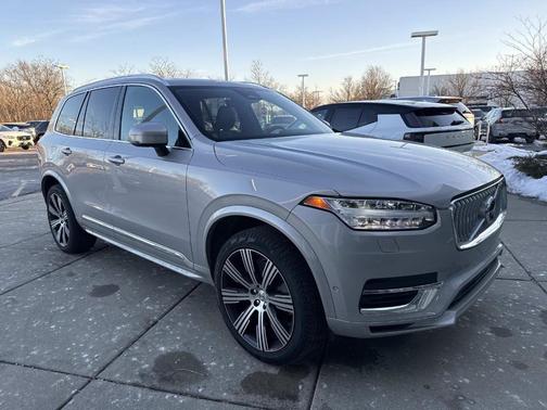 2023 Volvo XC90 Recharge Plug-In Hybrid T8 Plus Bright Theme 7 Passenger