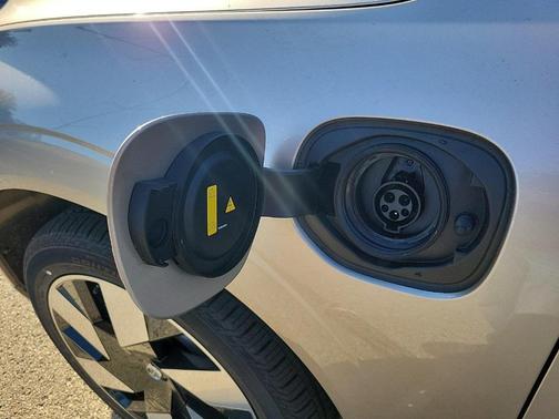 2025 Volvo XC60 Plug-In Hybrid T8 Plus