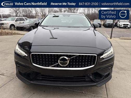 2025 Volvo V60 Cross Country B5 Plus