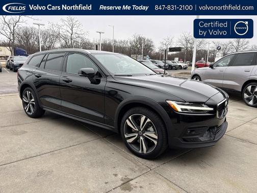2025 Volvo V60 Cross Country B5 Plus
