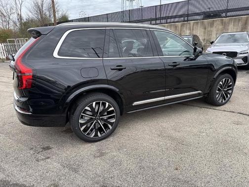 2026 Volvo XC90 B6 Plus 7-Seater