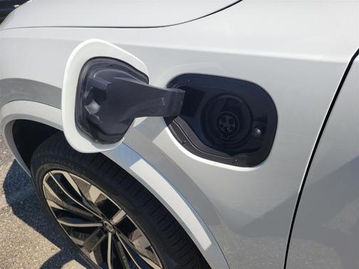 2025 Volvo XC90 Plug-In Hybrid T8 Plus 7-Seater
