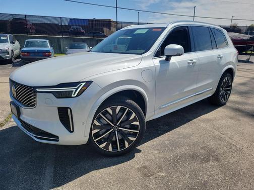 2025 Volvo XC90 Plug-In Hybrid T8 Plus 7-Seater