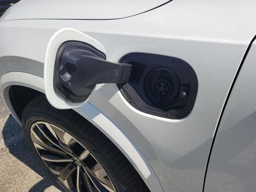 2025 Volvo XC90 Plug-In Hybrid T8 Plus 7-Seater
