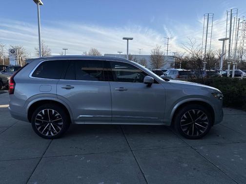 2025 Volvo XC90 B6 Ultra