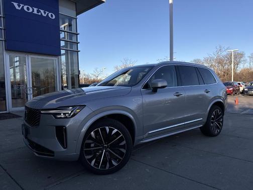 2025 Volvo XC90 B6 Ultra