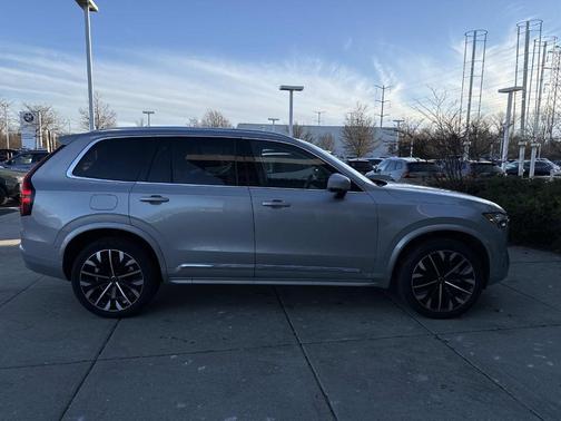 2025 Volvo XC90 B6 Ultra