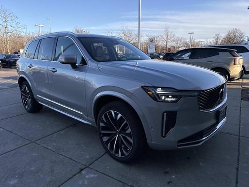 2025 Volvo XC90 B6 Ultra