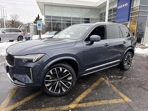 2025 Volvo XC90 B6 Plus 7-Seater