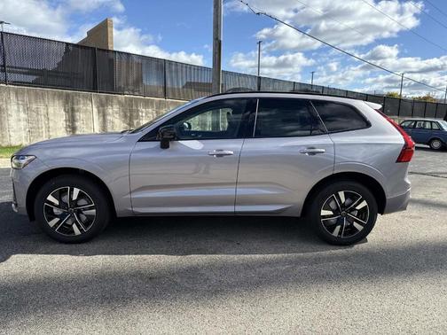 2026 Volvo XC60 B5 Core