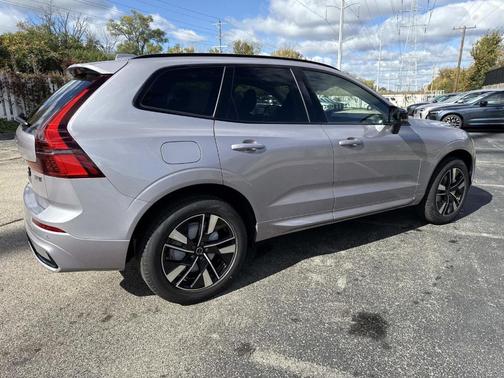 2026 Volvo XC60 B5 Core