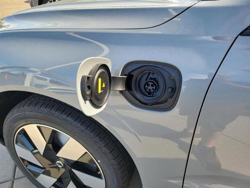 2025 Volvo XC60 Plug-In Hybrid T8 Plus