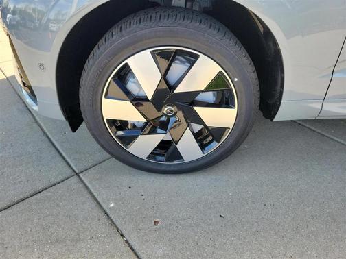 2025 Volvo XC60 Plug-In Hybrid T8 Plus