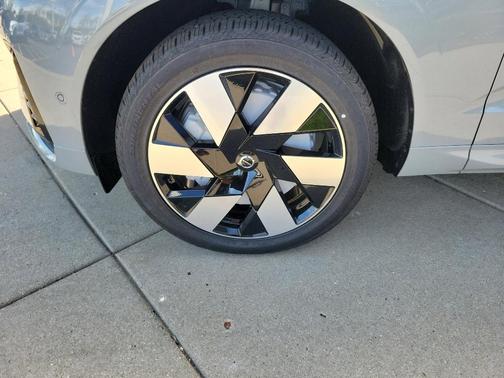 2025 Volvo XC60 Plug-In Hybrid T8 Plus