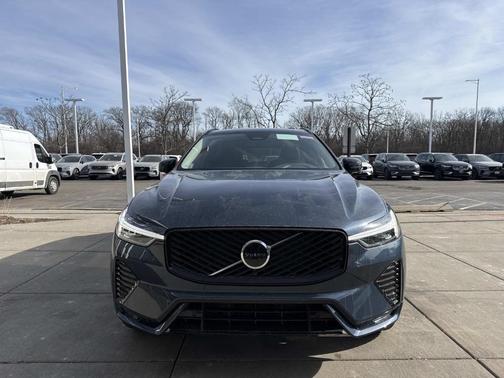 2026 Volvo XC60 B5 Core