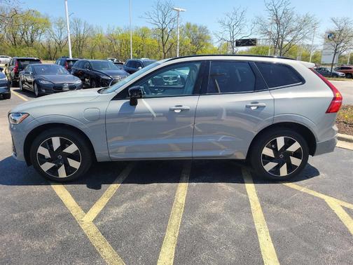 2025 Volvo XC60 Plug-In Hybrid T8 Ultra