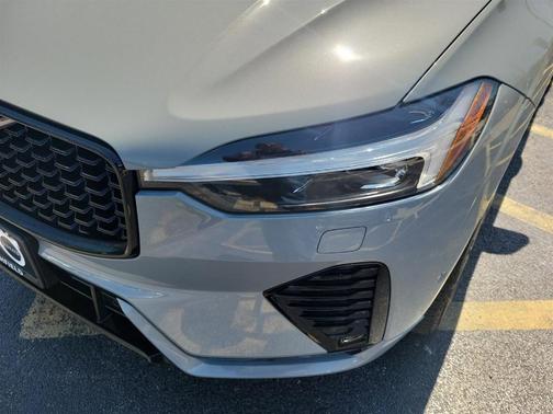 2025 Volvo XC60 Plug-In Hybrid T8 Ultra