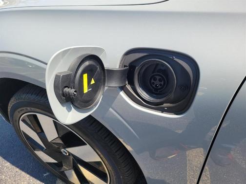 2025 Volvo XC60 Plug-In Hybrid T8 Ultra
