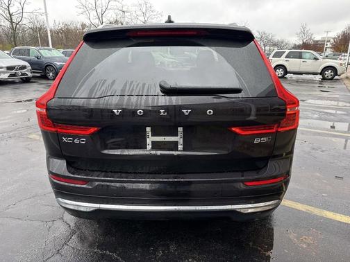 2023 Volvo XC60 B5 Plus Bright Theme