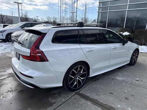 2024 Volvo V60 Recharge Plug-In Hybrid T8 Polestar Engineered