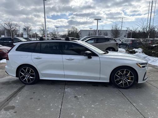 2024 Volvo V60 Recharge Plug-In Hybrid T8 Polestar Engineered