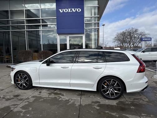 2024 Volvo V60 Recharge Plug-In Hybrid T8 Polestar Engineered