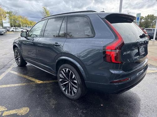 2026 Volvo XC90 B6 Ultra Dark Theme 6-Seater