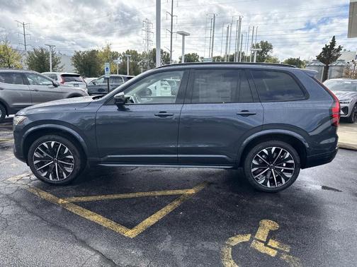 2026 Volvo XC90 B6 Ultra Dark Theme 6-Seater
