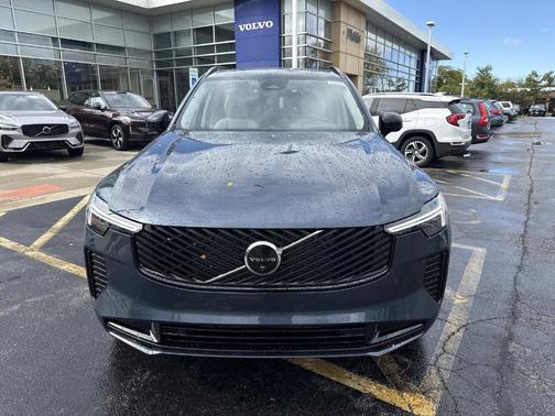 2026 Volvo XC90 B6 Ultra Dark Theme 6-Seater