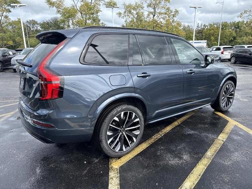 2026 Volvo XC90 B6 Ultra Dark Theme 6-Seater