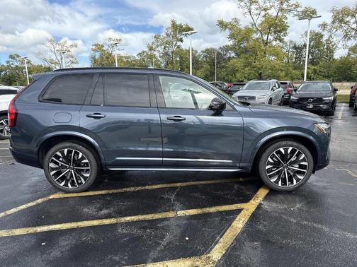 2026 Volvo XC90 B6 Ultra Dark Theme 6-Seater