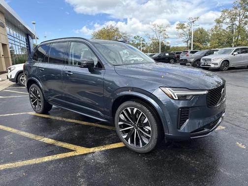 2026 Volvo XC90 B6 Ultra Dark Theme 6-Seater