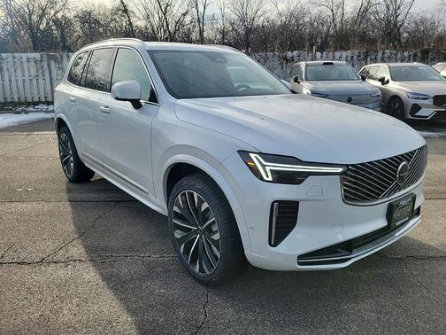 2025 Volvo XC90 B6 Plus 7-Seater