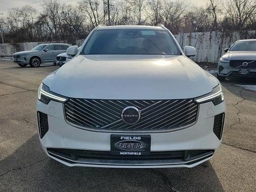 2025 Volvo XC90 B6 Plus 7-Seater
