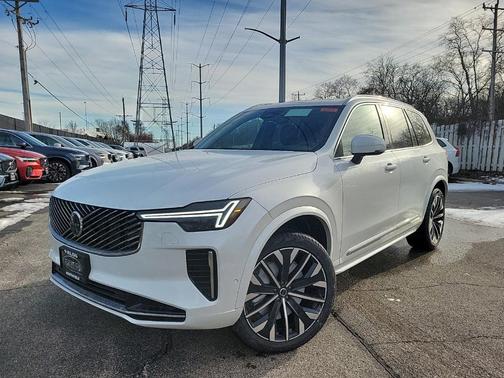 2025 Volvo XC90 B6 Plus 7-Seater