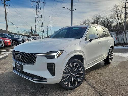 2025 Volvo XC90 B6 Plus 7-Seater