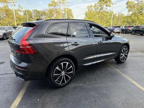 2025 Volvo XC60 B5 Plus