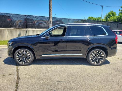 2025 Volvo XC90 Plug-In Hybrid T8 Ultra 6-Seater