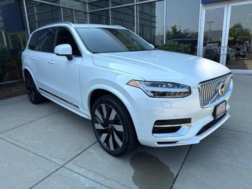 2024 Volvo XC90 Recharge Plug-In Hybrid T8 Ultimate 6-Seater