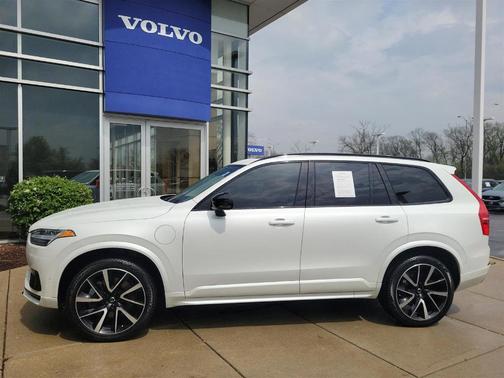 2023 Volvo XC90 Recharge Plug-In Hybrid T8 Plus Dark Theme 7 Passenger