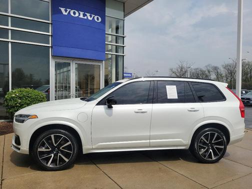 2023 Volvo XC90 Recharge Plug-In Hybrid T8 Plus Dark Theme 7 Passenger