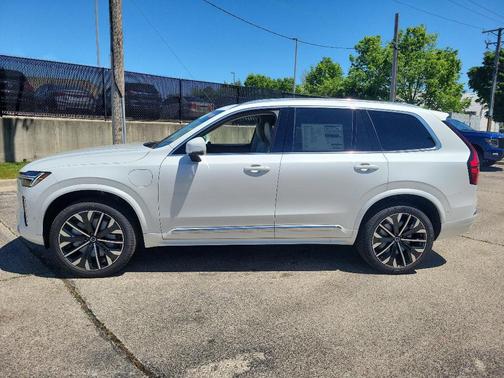 2025 Volvo XC90 Plug-In Hybrid T8 Ultra 7-Seater
