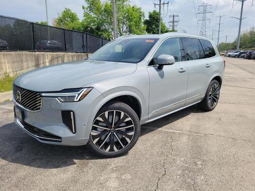 2025 Volvo XC90 B6 Plus 7-Seater