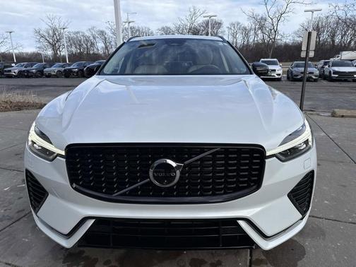 2024 Volvo XC60 Recharge Plug-In Hybrid T8 Ultimate Dark Theme